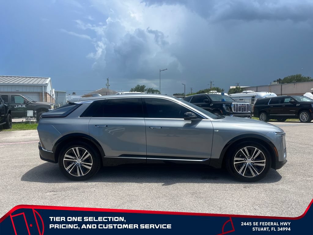 Used 2025 Cadillac Lyriq Luxury RWD image 8