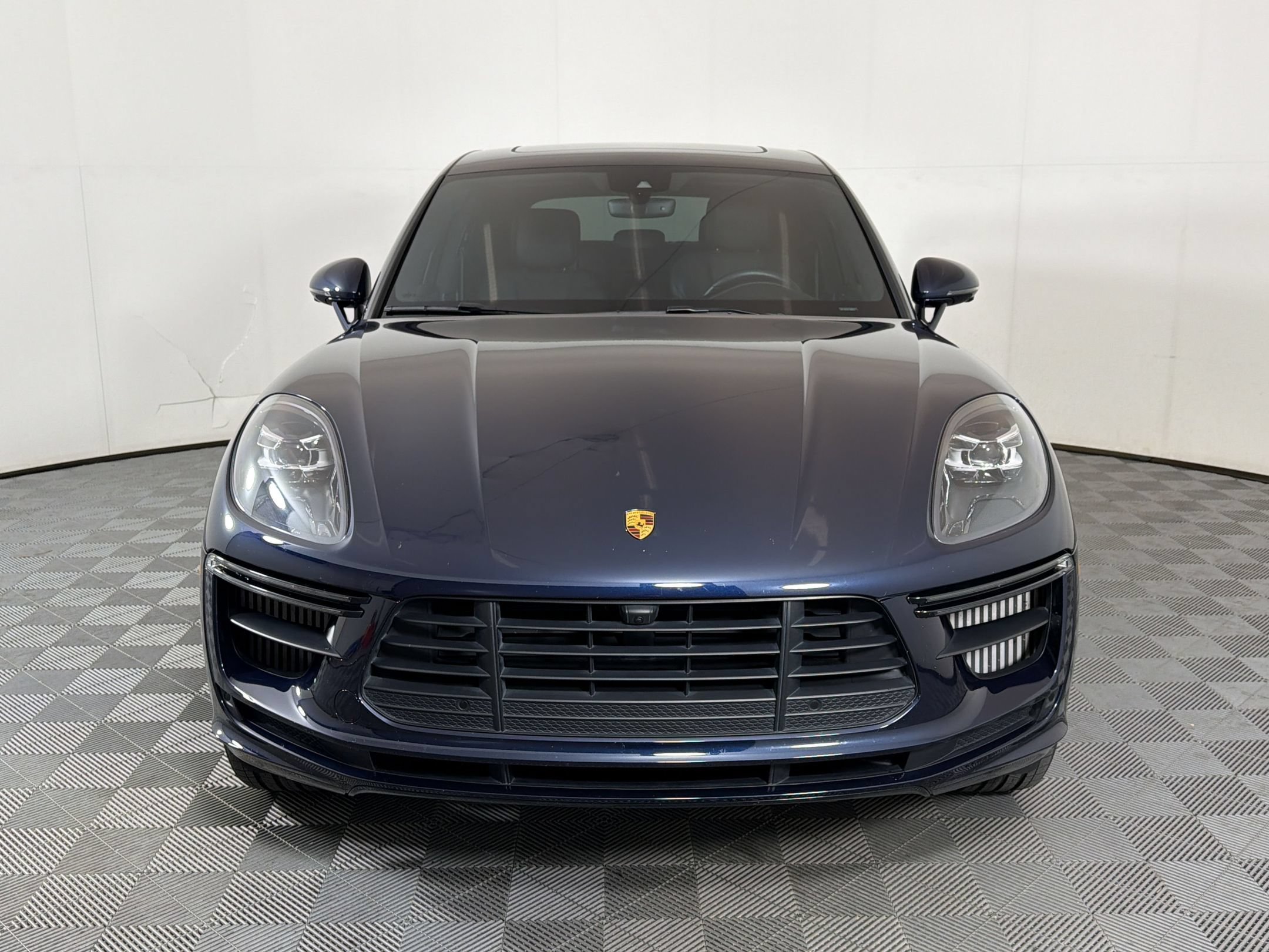 Certified 2020 Porsche Macan Turbo AWD/4WD image 7