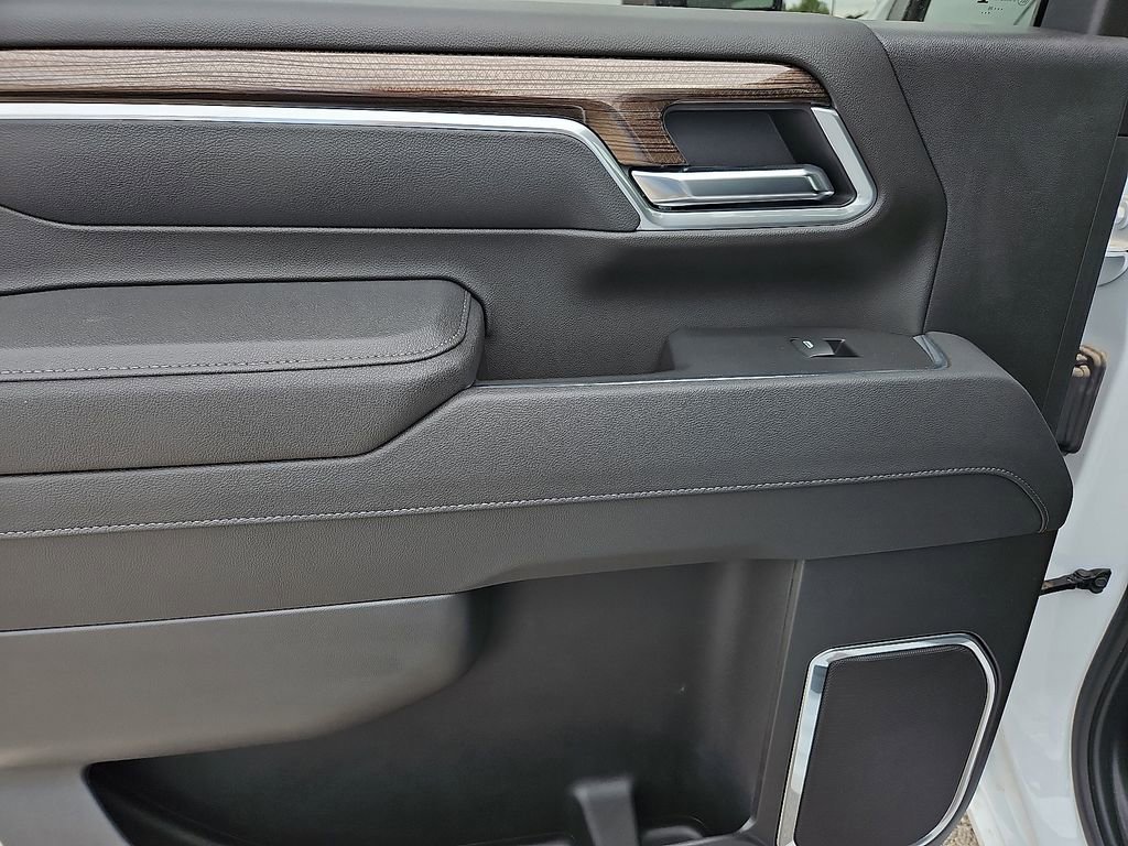 Used 2025 Chevrolet Silverado 2500 LT w/ Convenience Package image 18