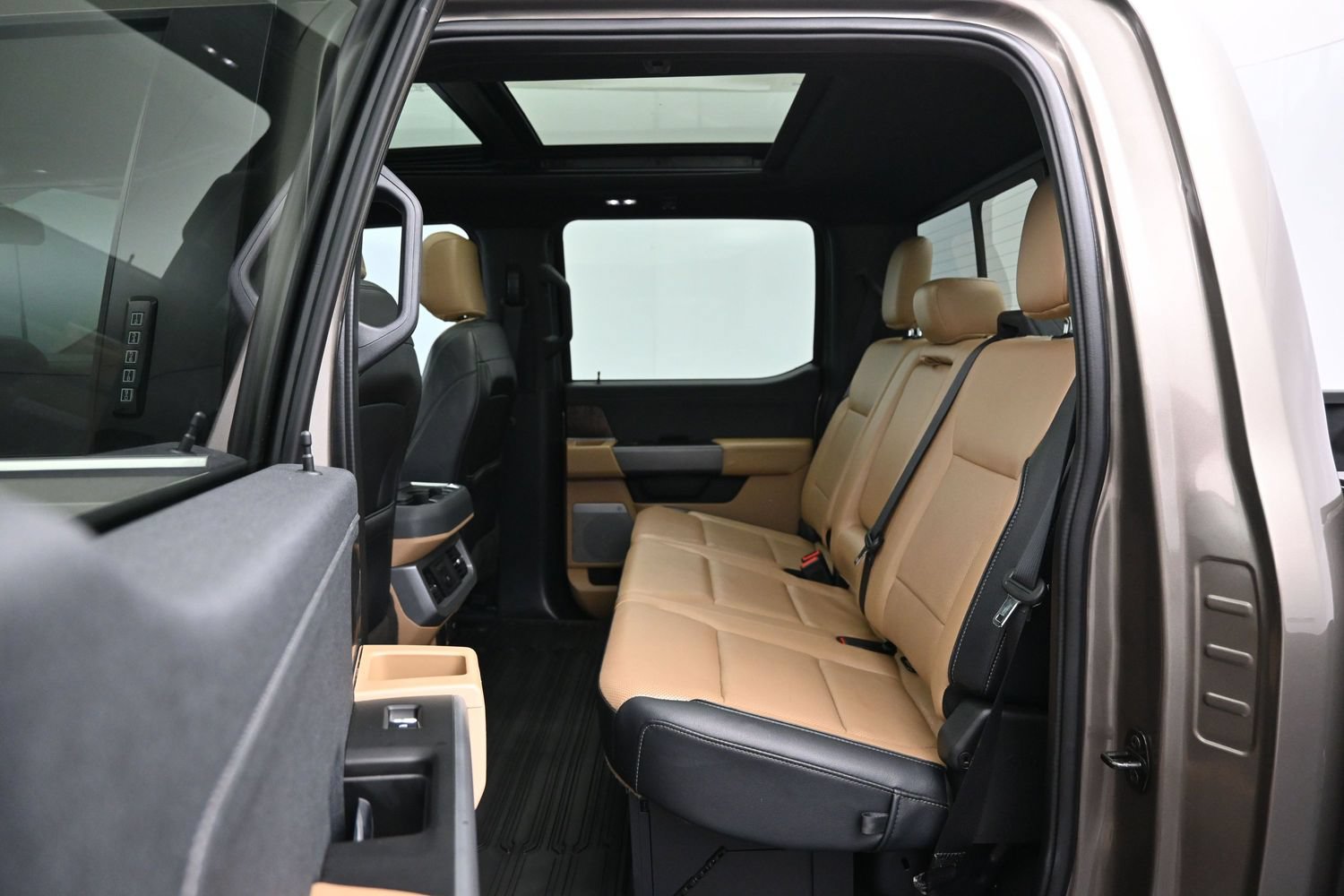 Used 2023 Ford F250 Lariat w/ Lariat Ultimate Package AWD/4WD image 11