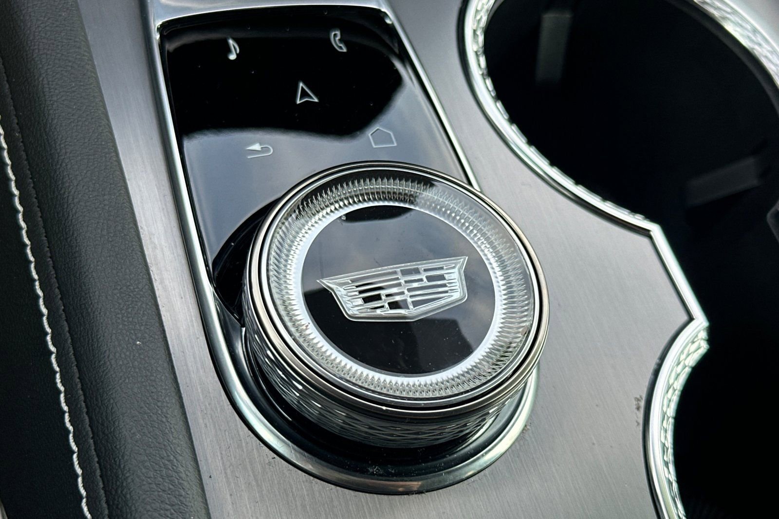 Used 2026 Cadillac Vistiq Sport w/ LPO, Floor Liner Package image 32