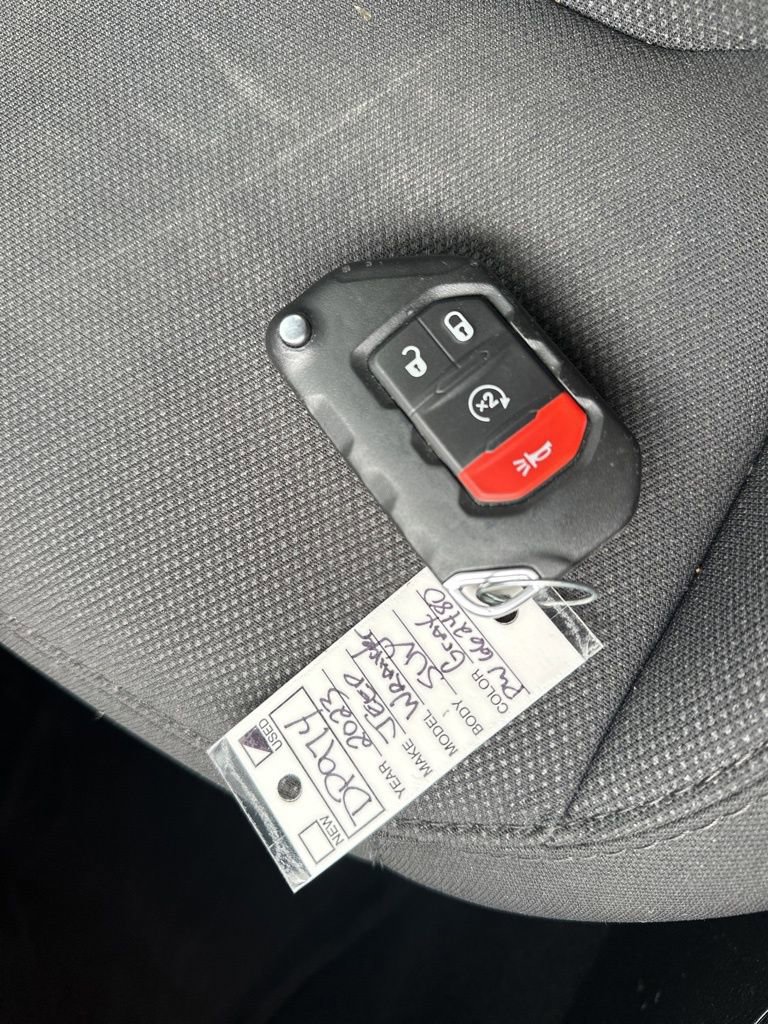 Used 2023 Jeep Wrangler Unlimited w/ Sun & Screen Package image 37