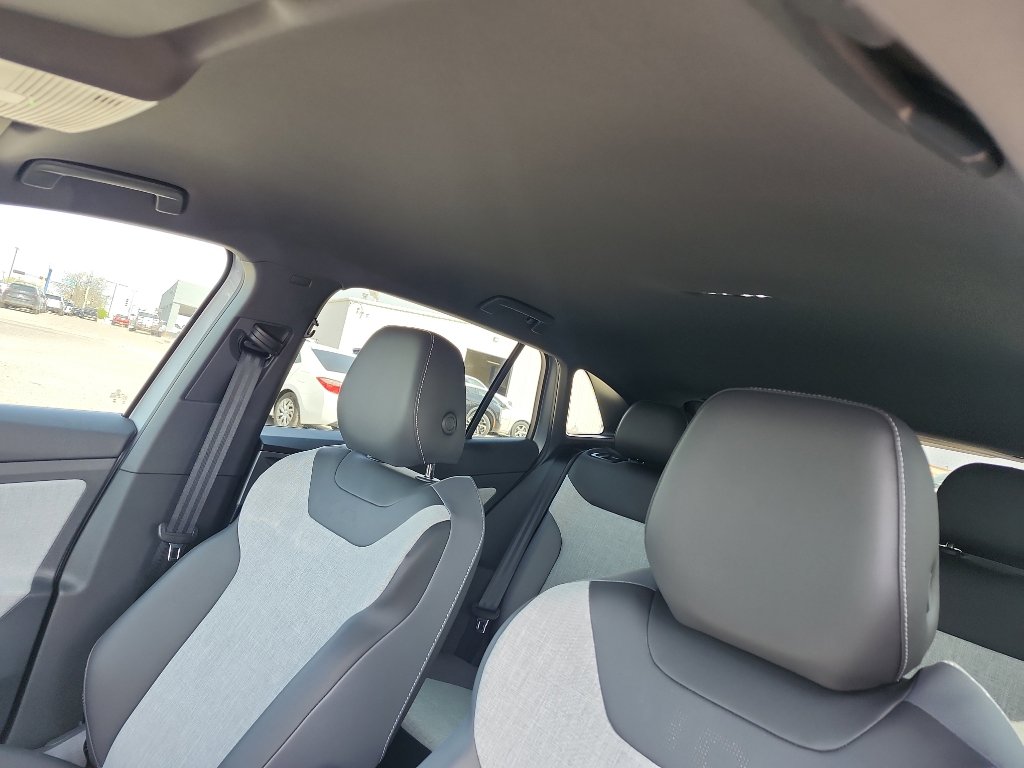 Used 2025 Volkswagen ID.4 Pro image 22