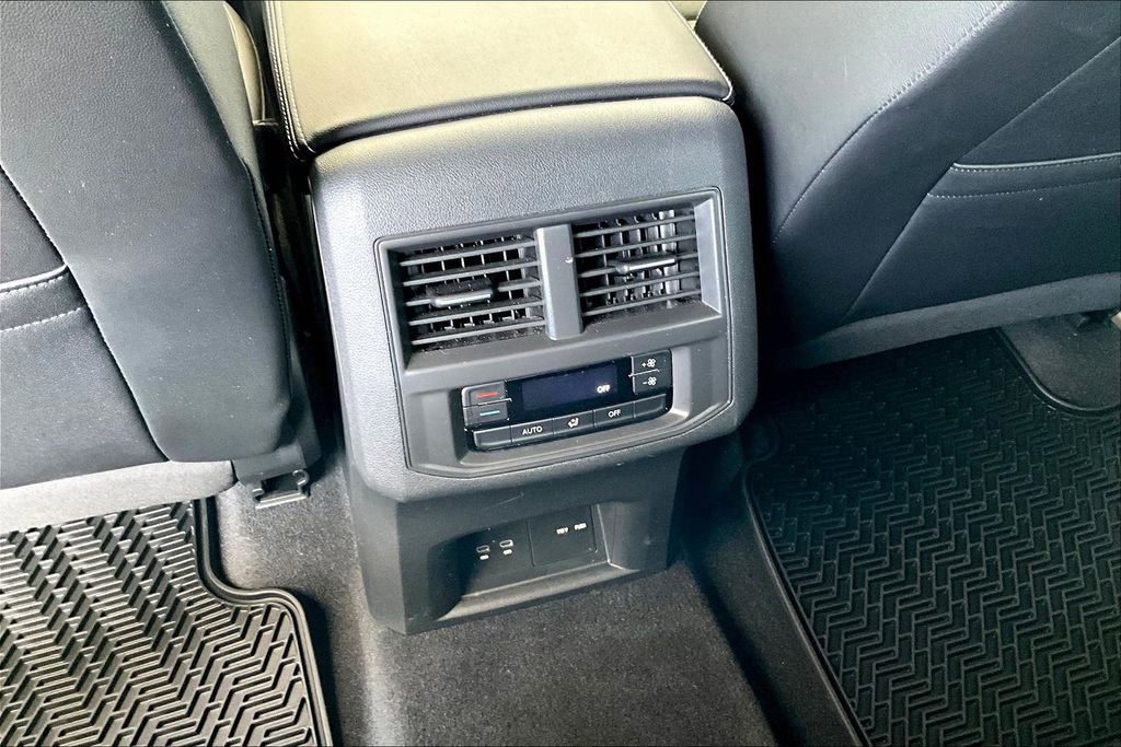 Used 2023 Volkswagen Atlas SE image 33
