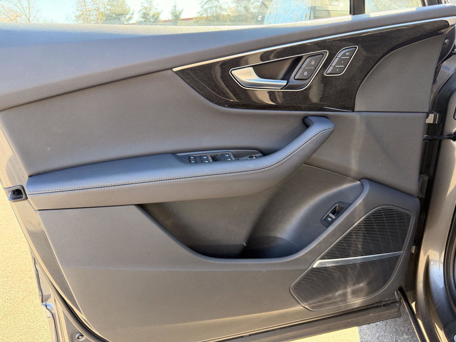 Used 2023 Audi Q7 2.0T Premium Plus w/ Premium Plus Package AWD/4WD image 10