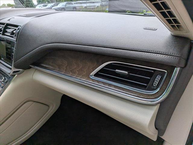Used 2018 Lincoln Continental Reserve AWD/4WD image 13