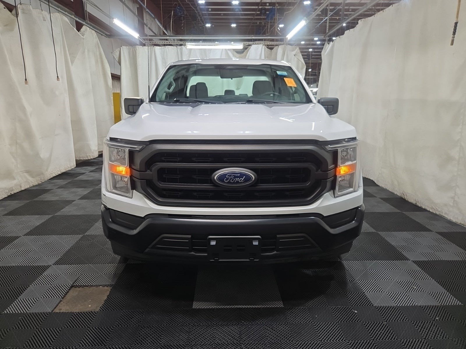 Used 2022 Ford F150 XL RWD image 2