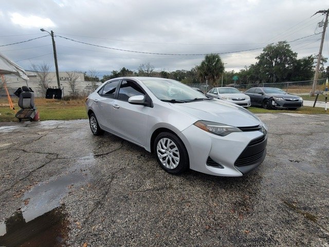 Used 2017 Toyota Corolla LE FWD image 3
