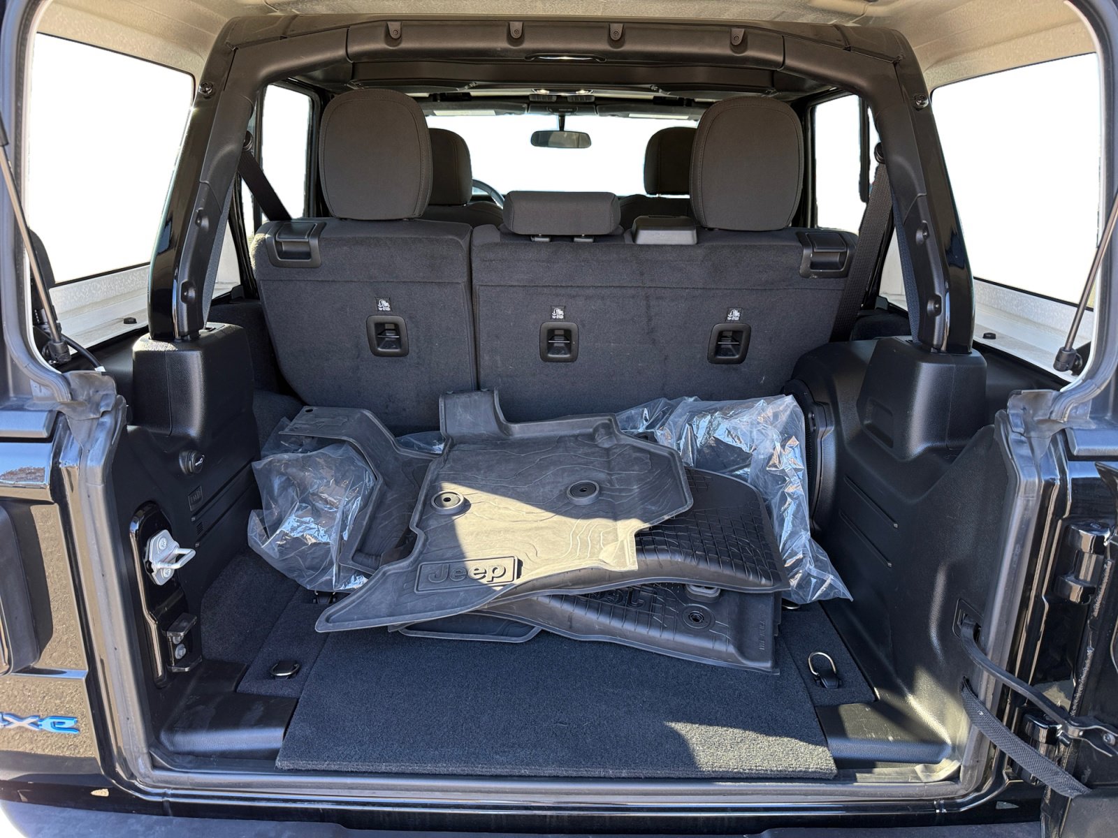 Used 2023 Jeep Wrangler Unlimited image 17