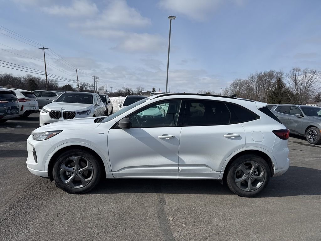 Used 2023 Ford Escape ST-Line w/ Tech Pack #1 image 4