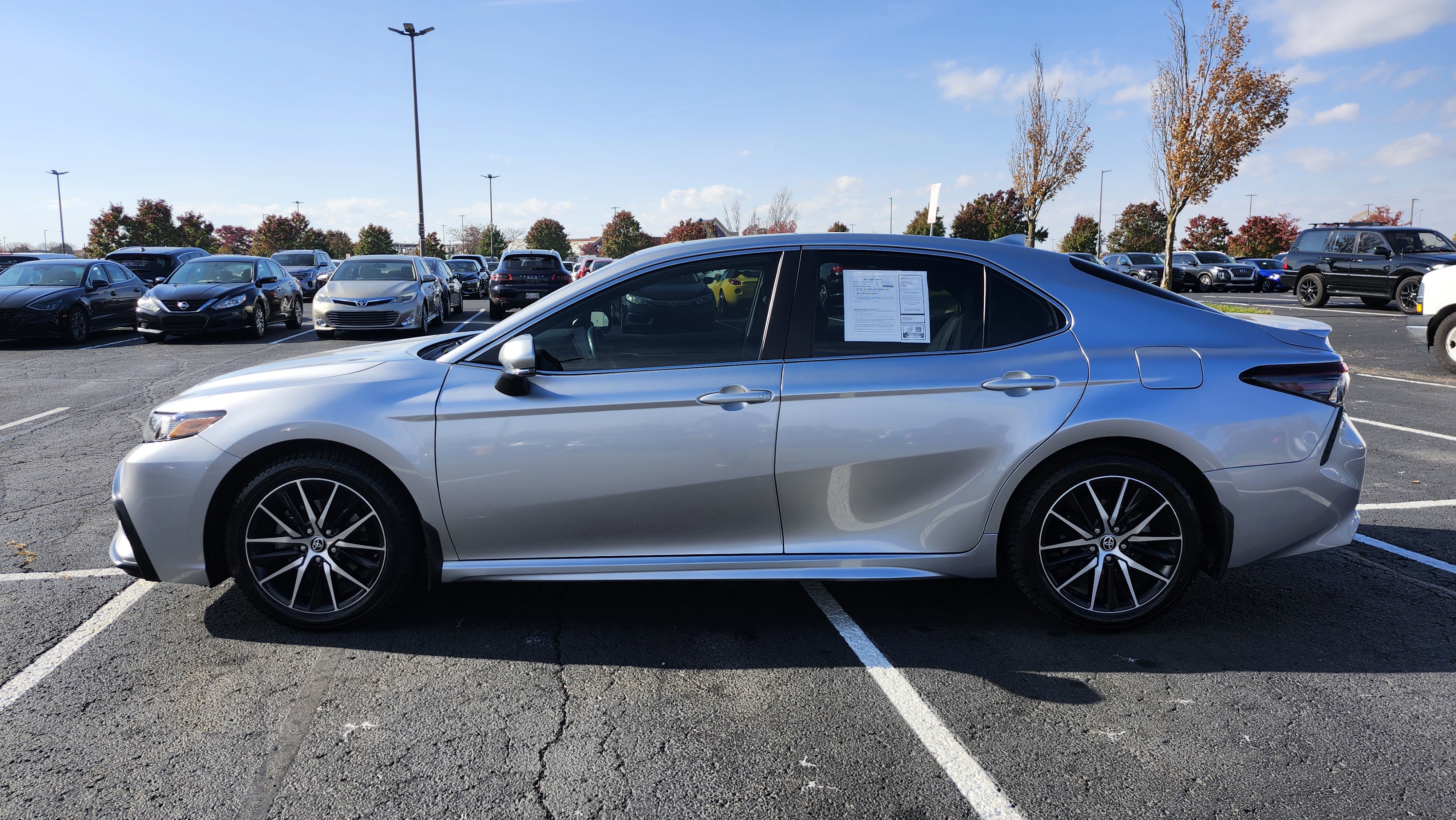 Used 2024 Toyota Camry SE image 8