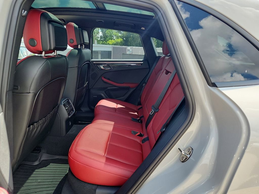 New 2026 Porsche Macan image 9