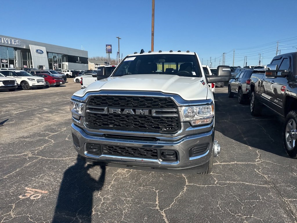 Used 2024 RAM 3500 Tradesman w/ Chrome Appearance Group image 4