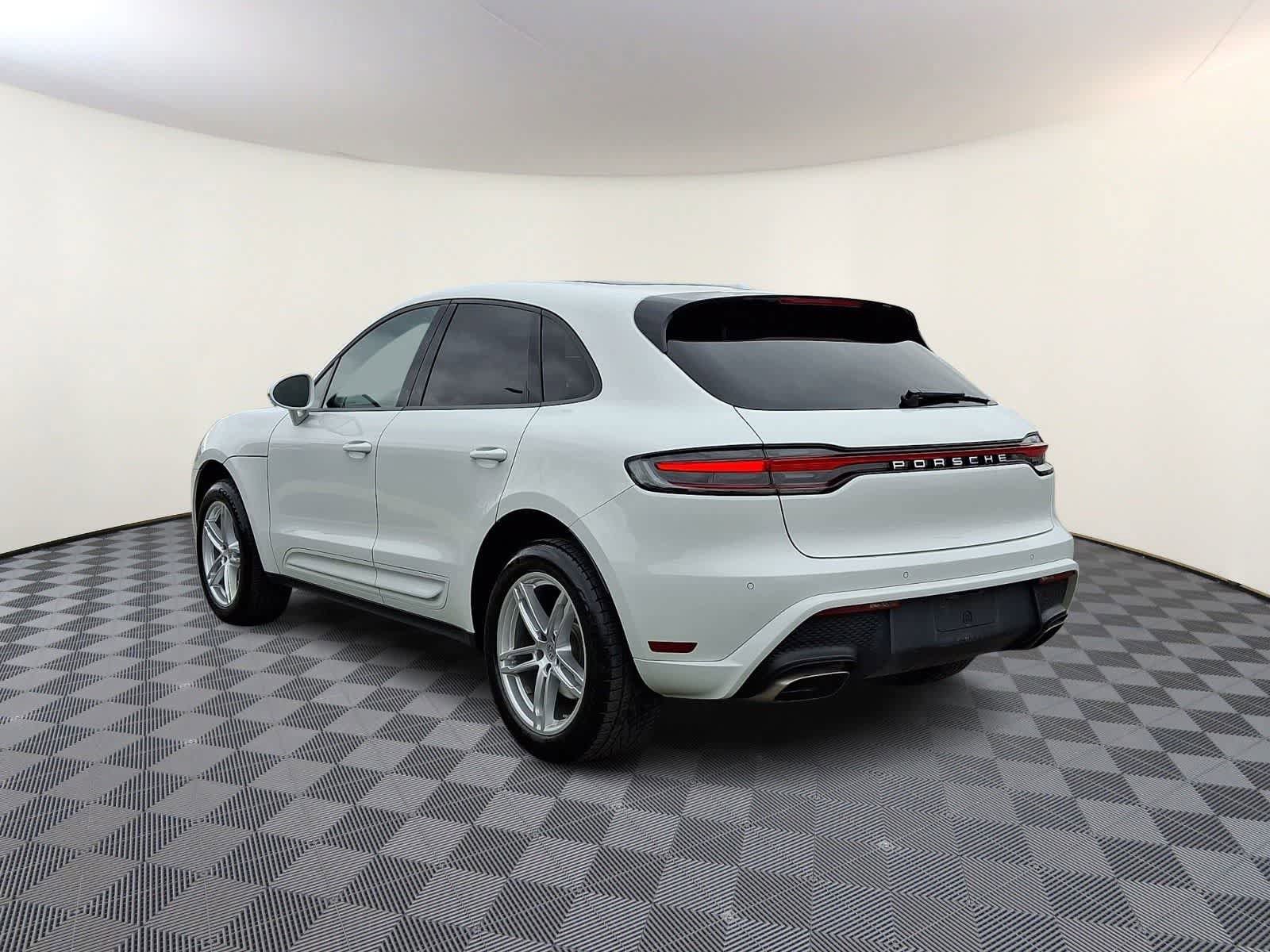 Used 2022 Porsche Macan AWD/4WD image 7