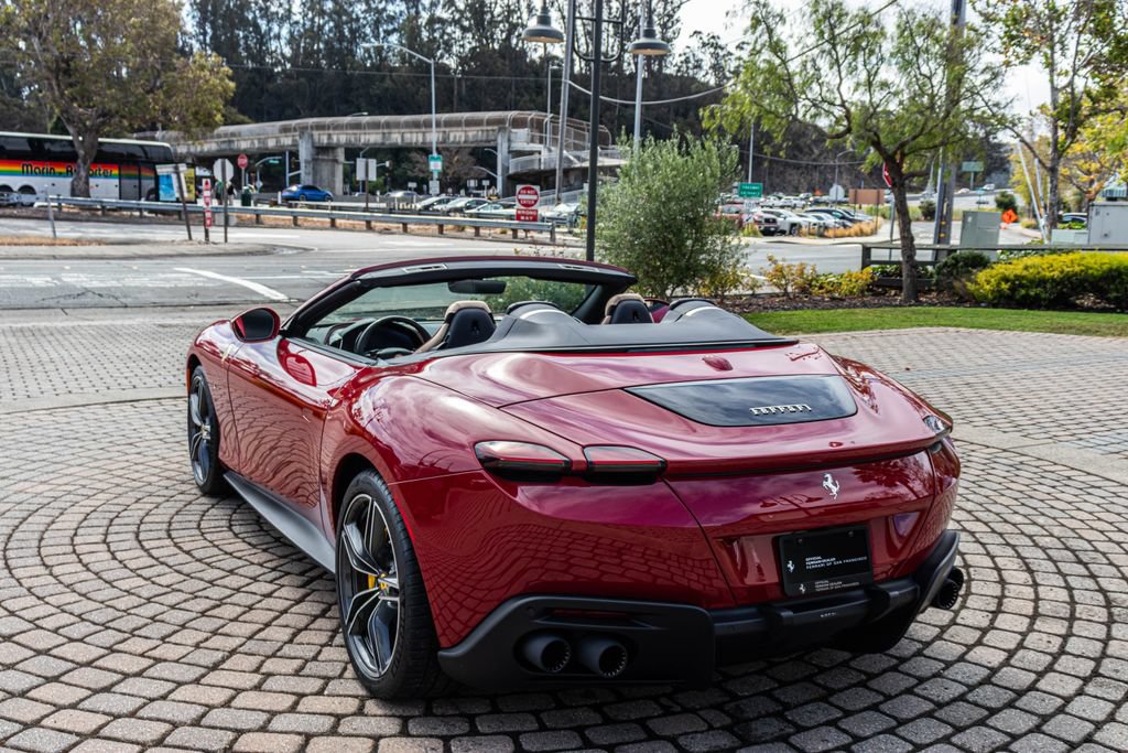 Certified 2025 Ferrari Roma Spider RWD image 23