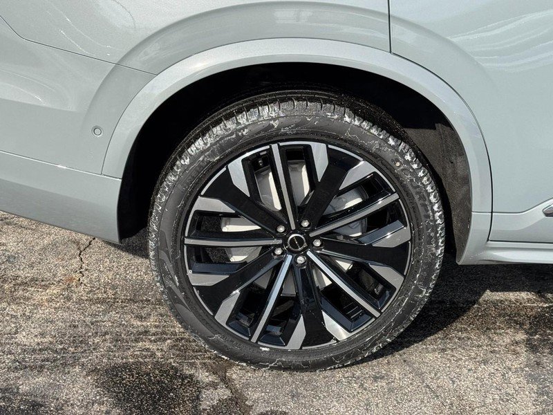 New 2026 Volvo XC90 T8 Plus w/ Protection Package Premier image 4