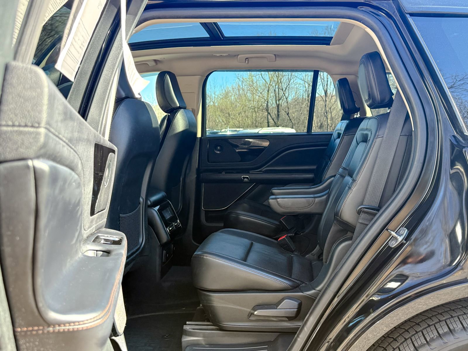 Used 2022 Lincoln Aviator Reserve w/ Equipment Group 201A image 18