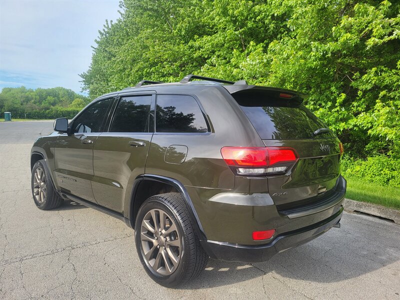 Used 2016 Jeep Grand Cherokee Limited 75th Anniversary AWD/4WD image 4