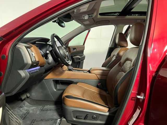 Certified 2022 Nissan Pathfinder Platinum w/ Cargo Package image 21