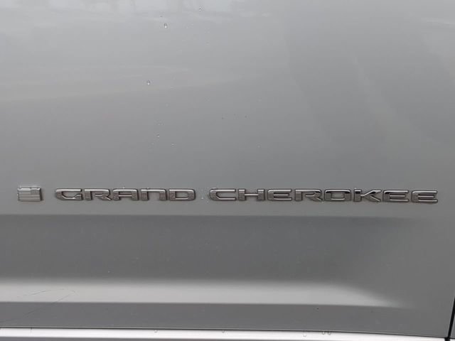 Used 2022 Jeep Grand Cherokee Overland w/ Adv Protech Group III AWD/4WD image 13