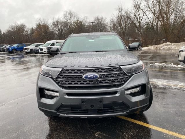 Used 2022 Ford Explorer XLT w/ Equipment Group 202A image 8