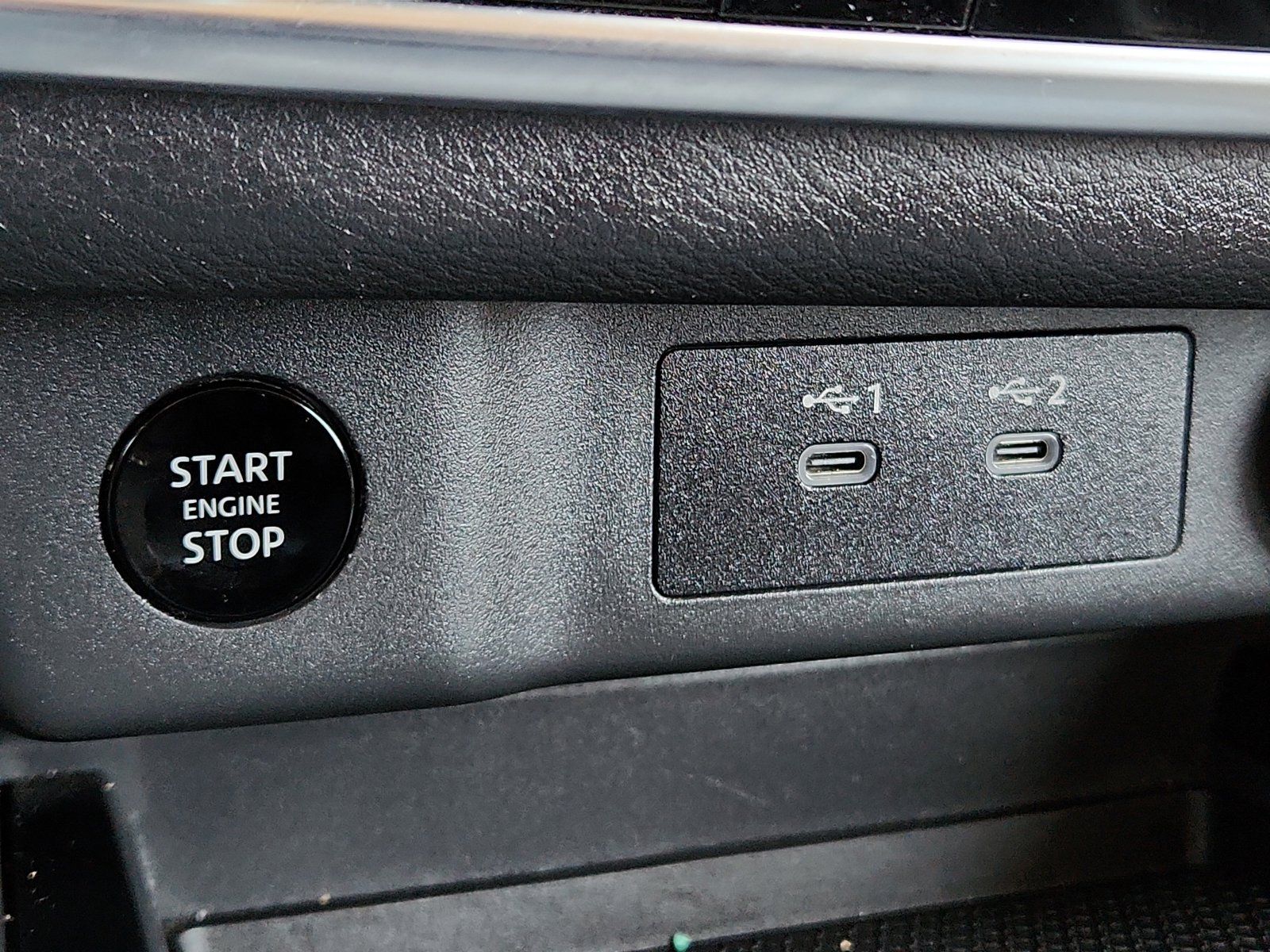 Used 2025 Nissan Rogue SV FWD image 17