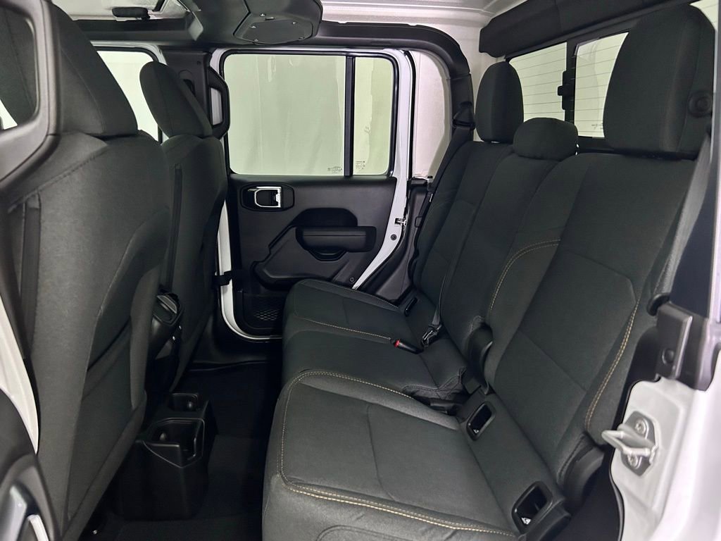 New 2025 Jeep Gladiator Sport image 17