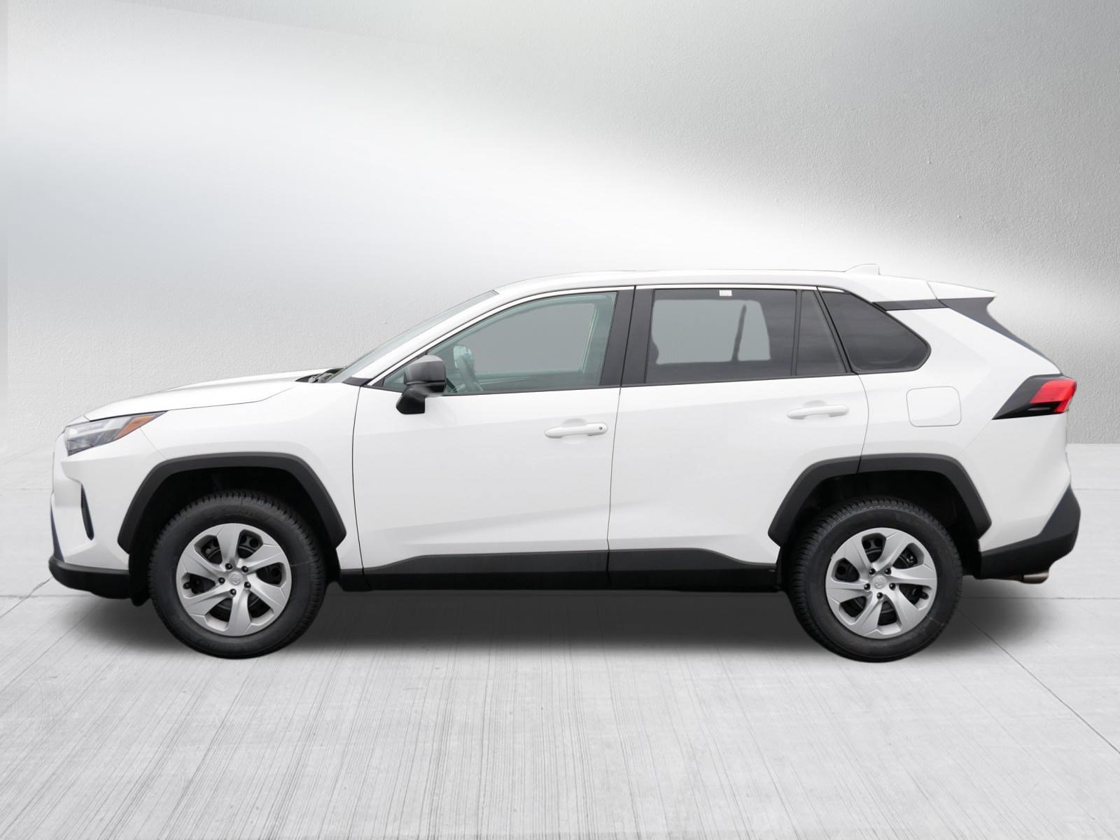 Certified 2025 Toyota RAV4 LE AWD/4WD image 4
