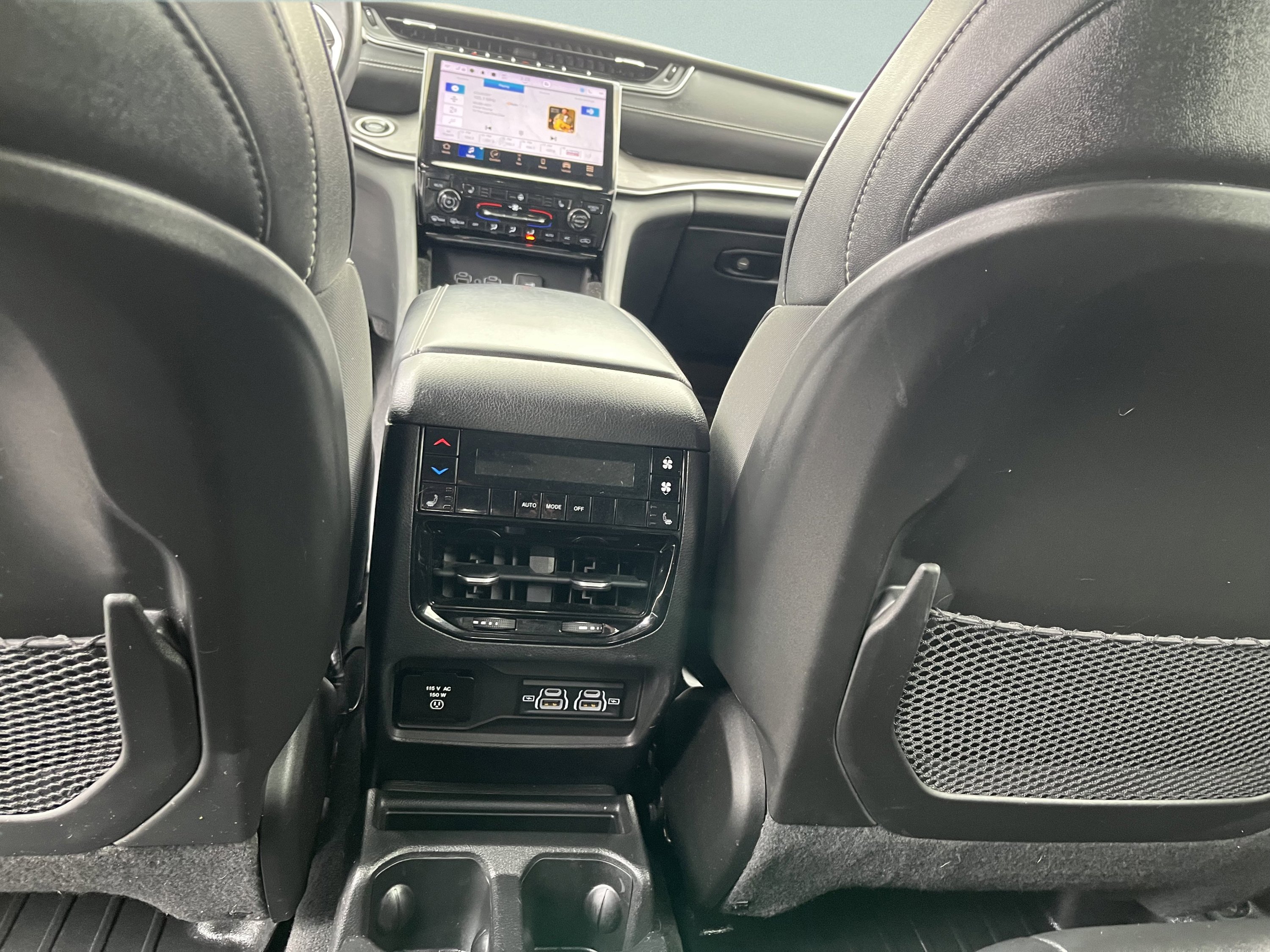 Used 2022 Jeep Grand Cherokee L Limited AWD/4WD image 23