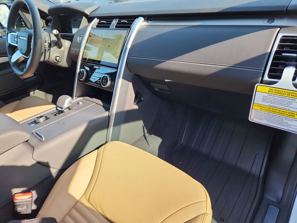 New 2026 Land Rover Discovery Limited Edition AWD/4WD image 29