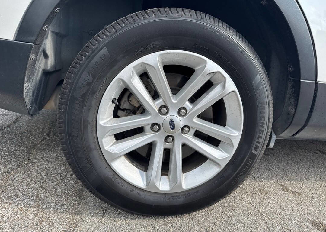 Used 2015 Ford Explorer XLT w/ Equipment Group 202B image 30