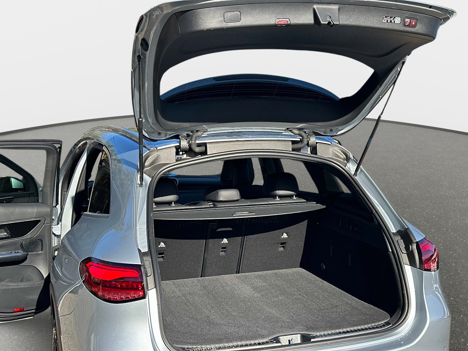 Certified 2026 Mercedes-Benz GLC 300 image 11