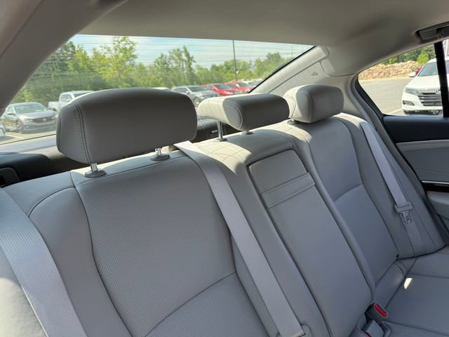 Used 2015 Acura RLX w/ Technology Package FWD image 32