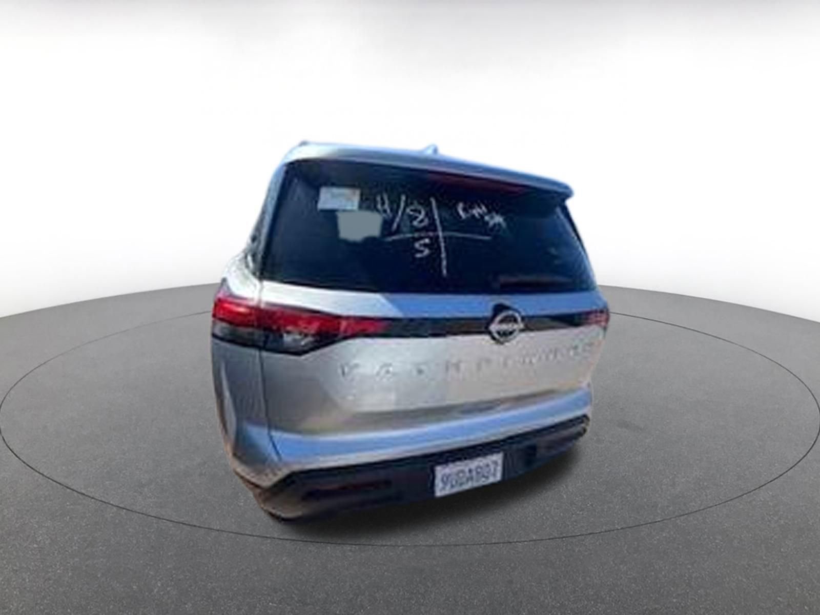 Used 2025 Nissan Pathfinder SV image 7