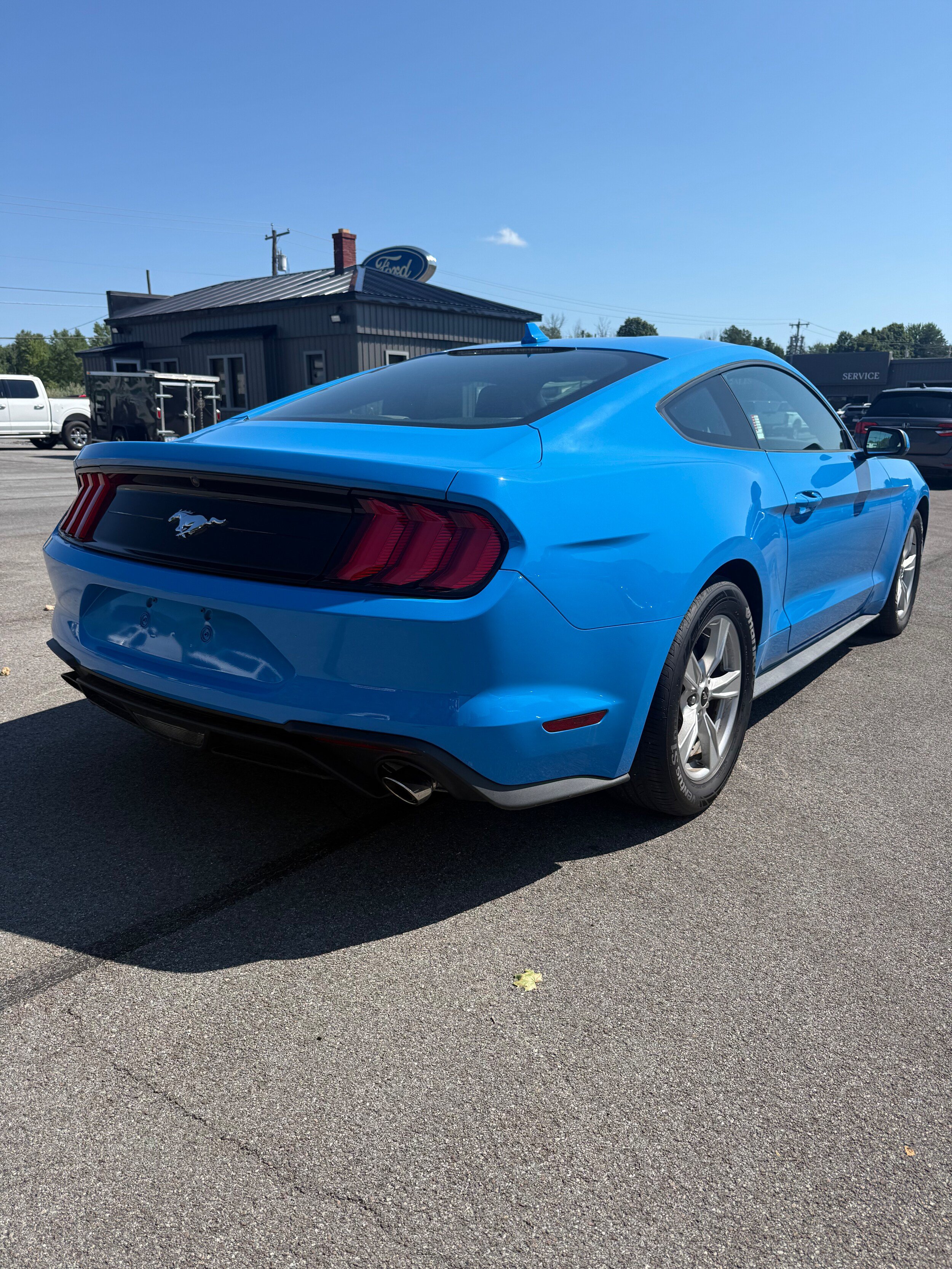 Used 2022 Ford Mustang Coupe RWD image 3