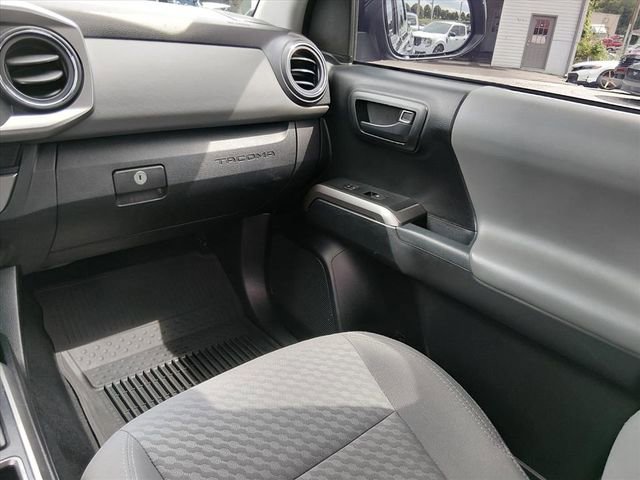 Used 2022 Toyota Tacoma SR5 w/ Technology Package RWD image 12