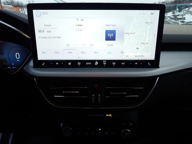 Certified 2024 Ford Escape Platinum w/ Premium Technology Package image 28