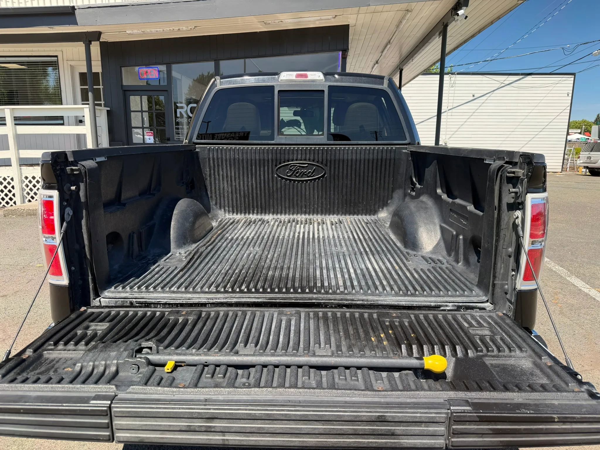 Used 2010 Ford F150 Lariat AWD/4WD image 19