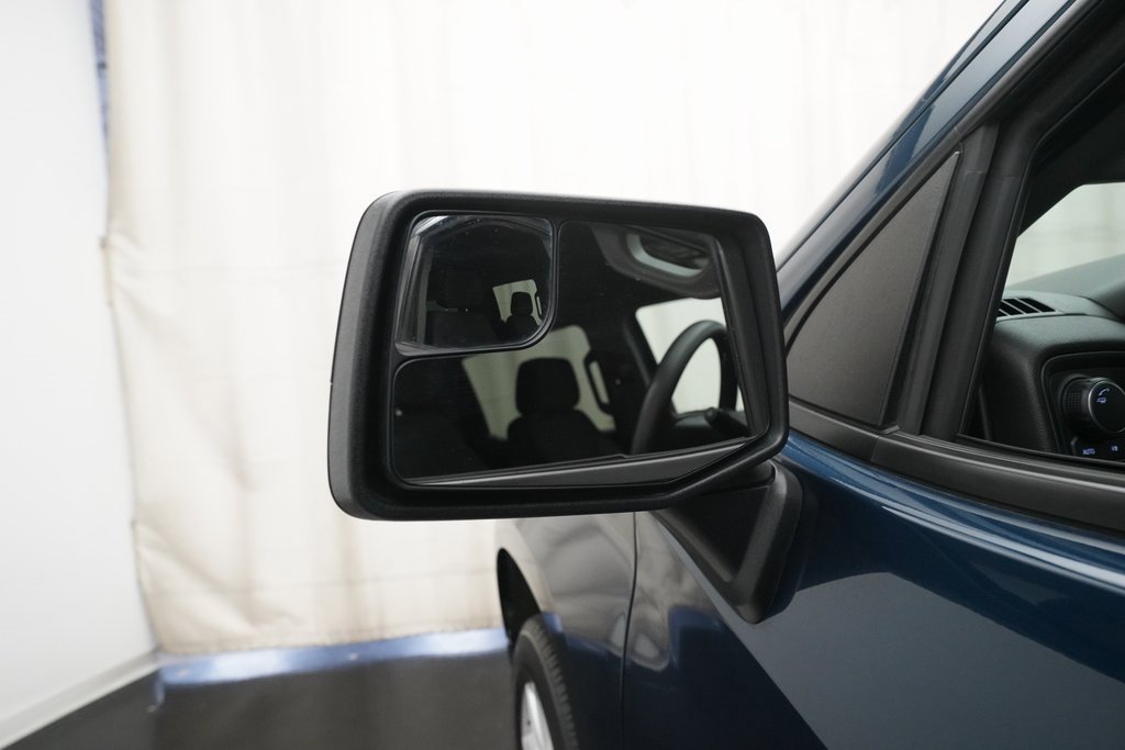 Used 2022 Chevrolet Silverado 1500 Custom image 23