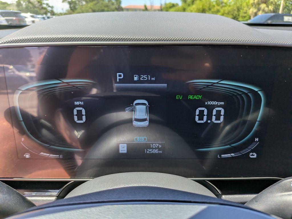 Certified 2025 Kia Niro EX Touring FWD image 33