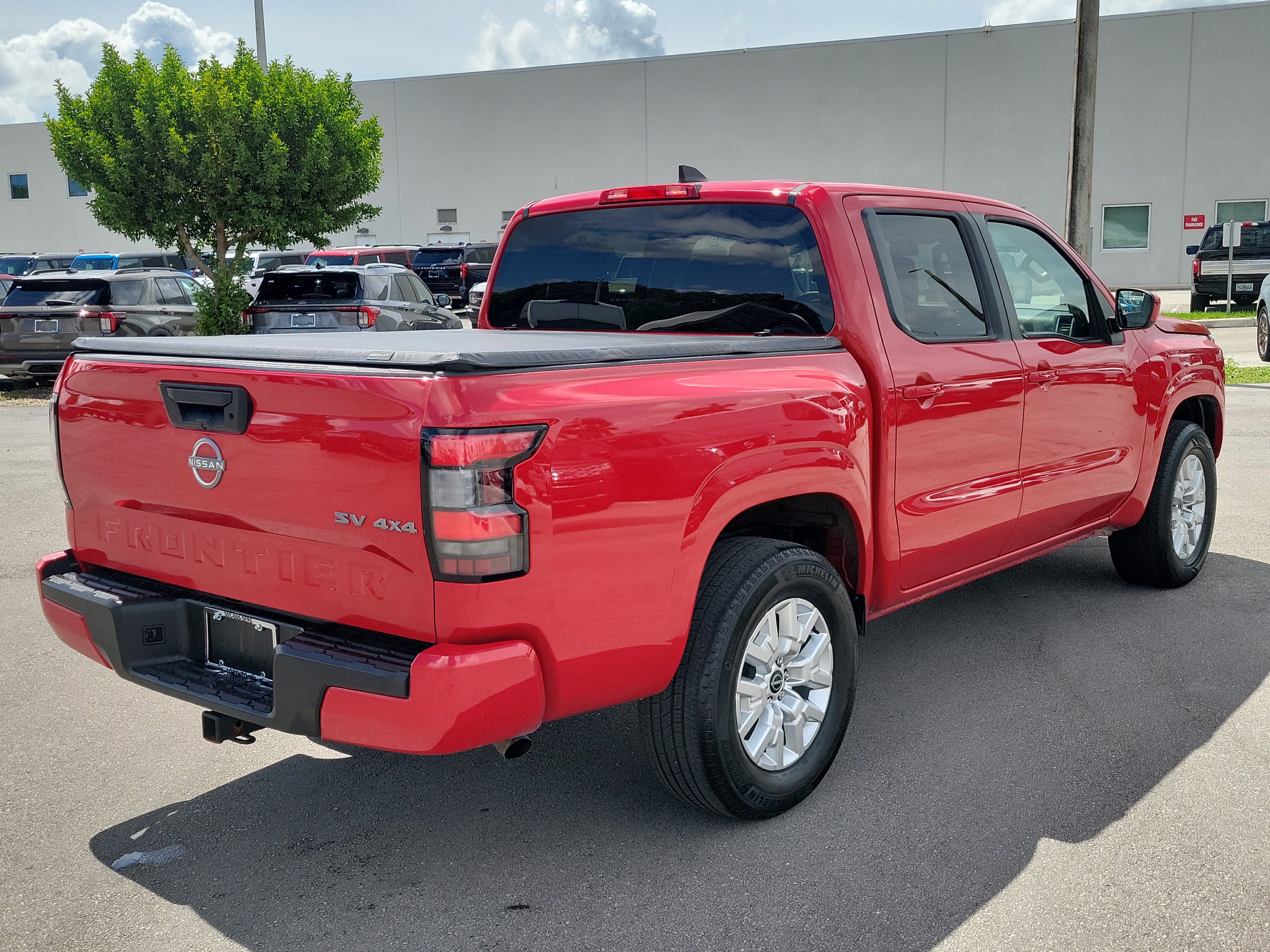 Used 2023 Nissan Frontier SV AWD/4WD image 5