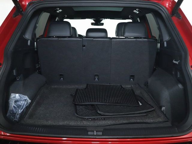 Used 2024 Volkswagen Tiguan SE R-Line image 32