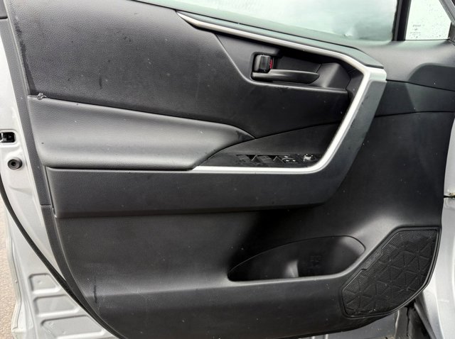 Used 2025 Toyota RAV4 LE image 32