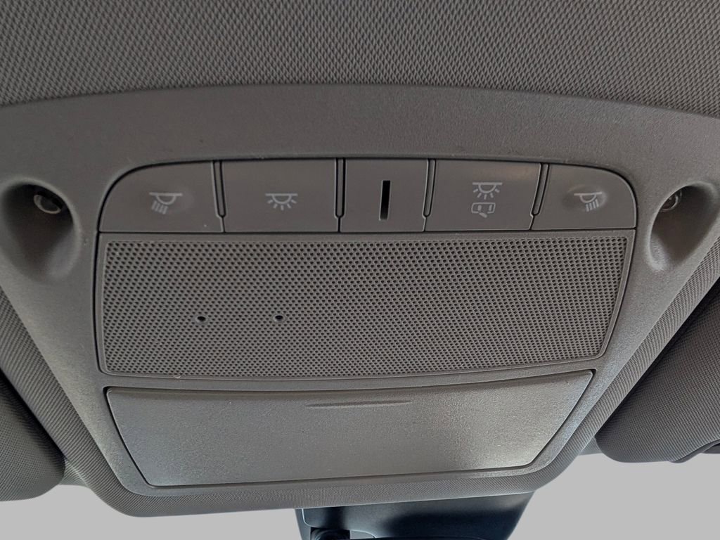 Used 2019 Nissan Rogue SV image 35