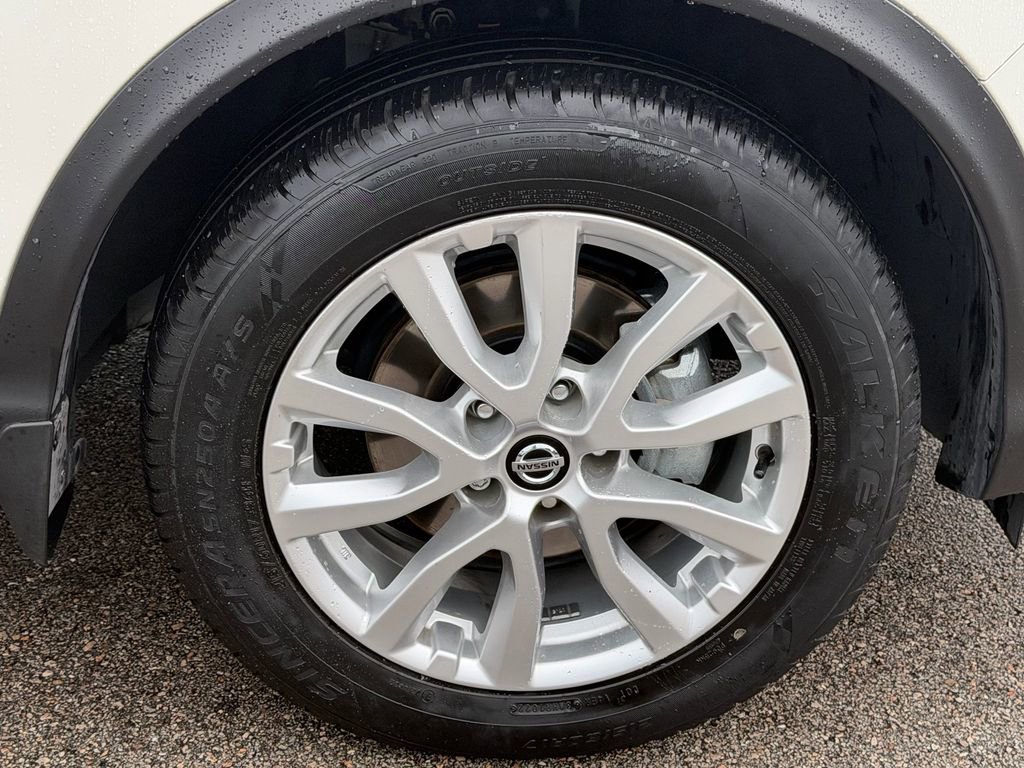 Certified 2022 Nissan Rogue Sport SV FWD image 17