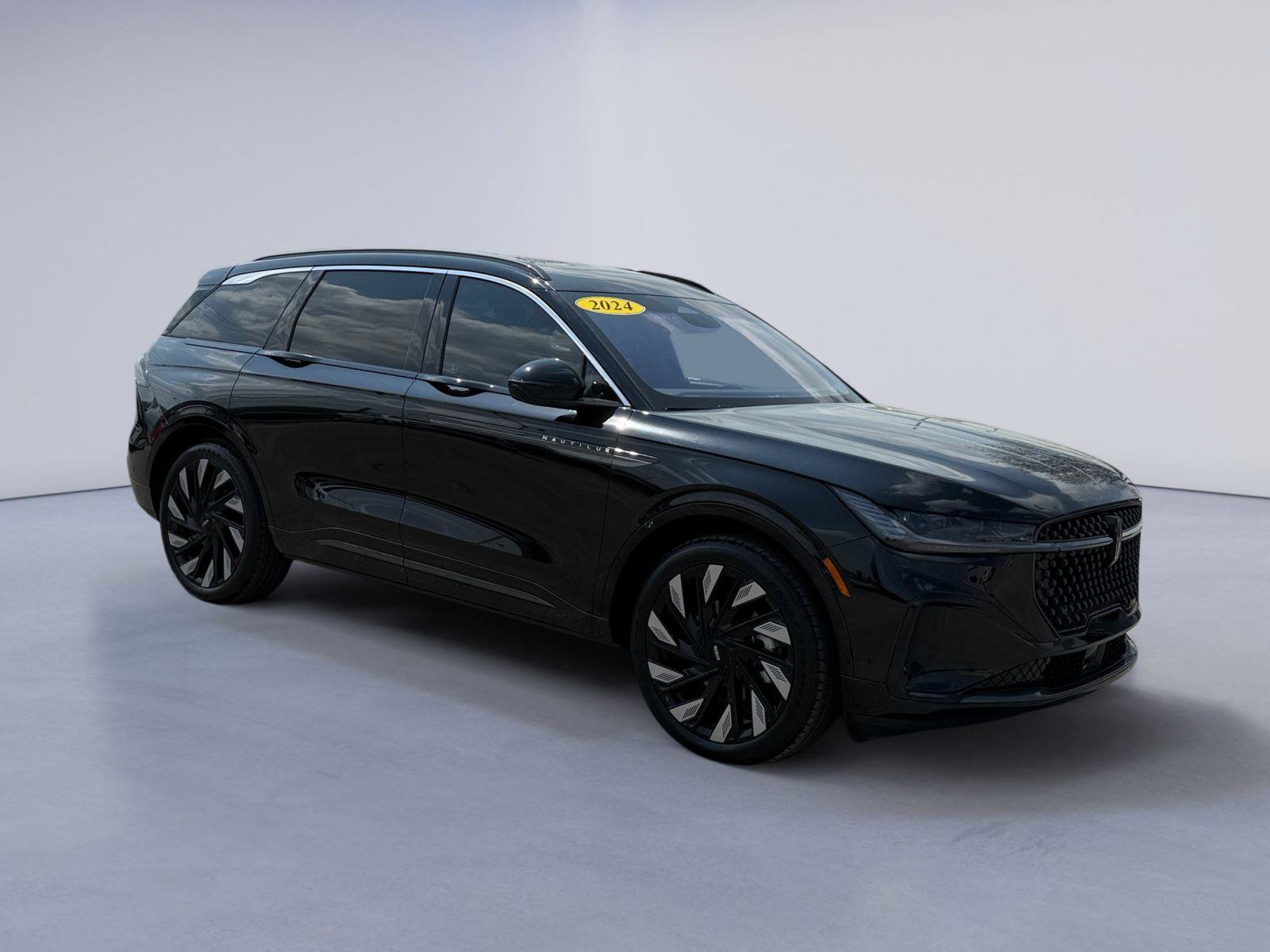 Used 2024 Lincoln Nautilus Black Label w/ Jet Appearance Package (87T) image 1