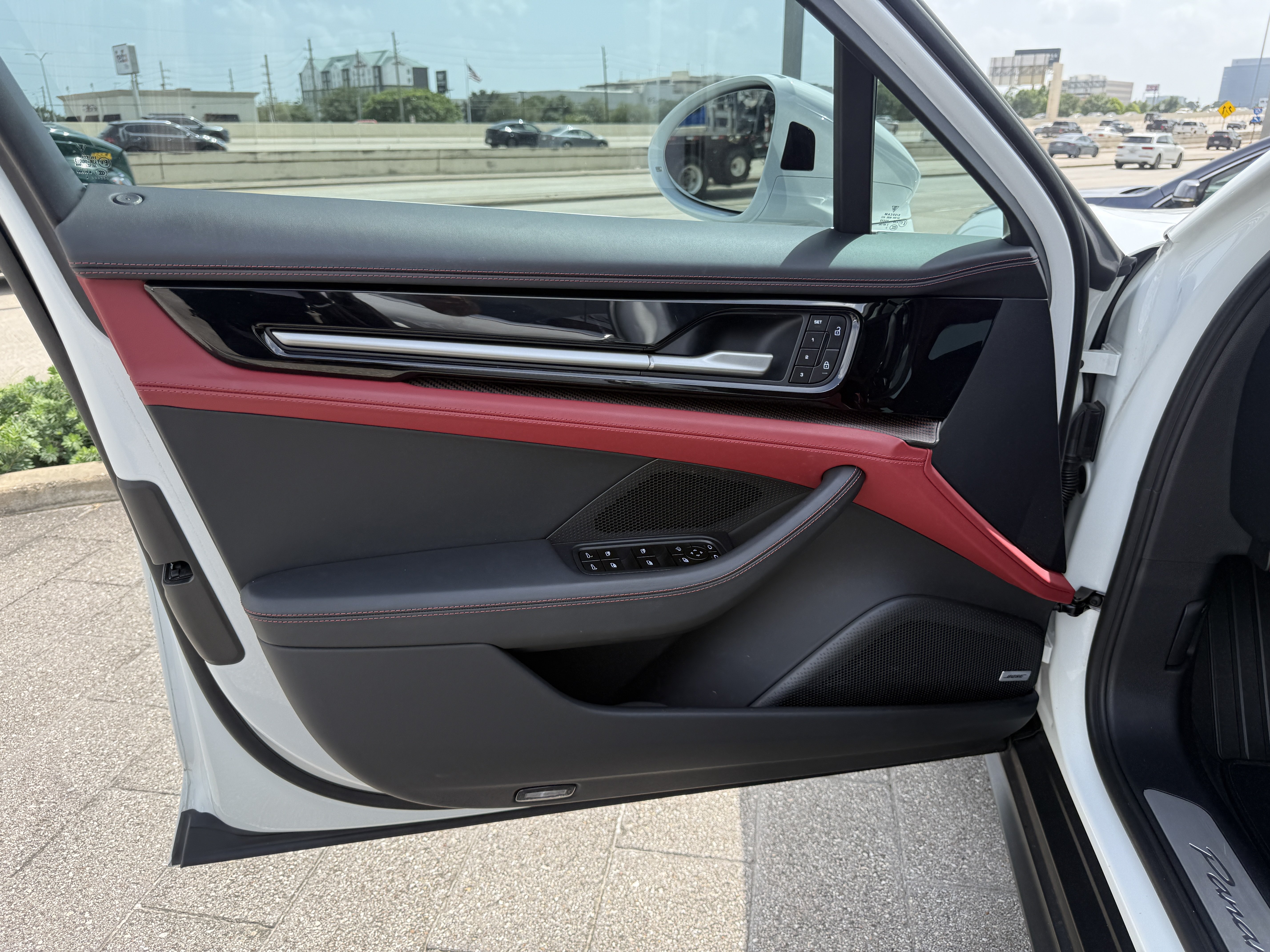 Used 2024 Porsche Panamera RWD image 9