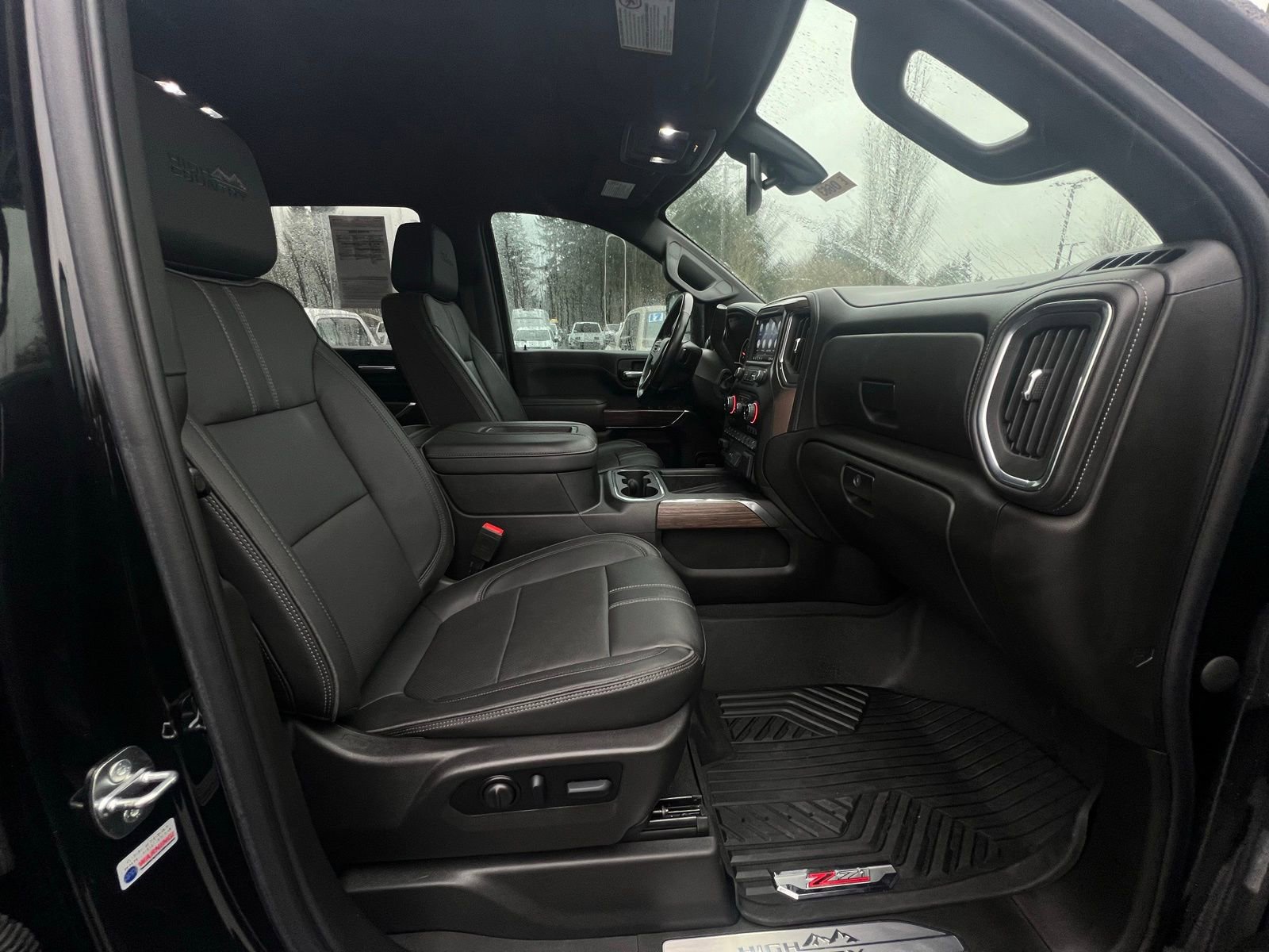 Used 2022 Chevrolet Silverado 2500 High Country w/ Safety Package II image 17