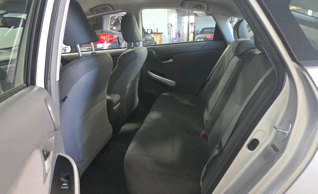 Used 2010 Toyota Prius Three FWD image 6