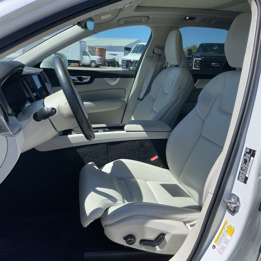 Used 2021 Volvo XC60 T5 Inscription w/ Protection Package Premier image 12